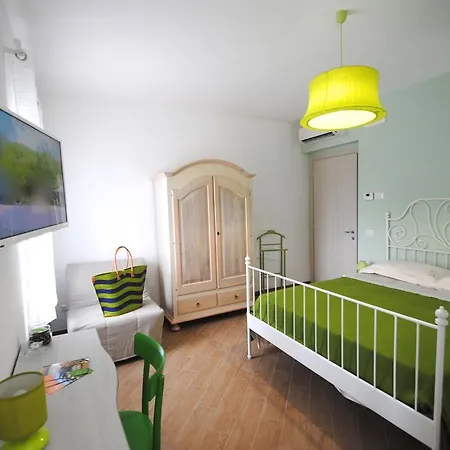 Alojamento de Acomodação e Pequeno-almoço Puglia Vista Mare 3*